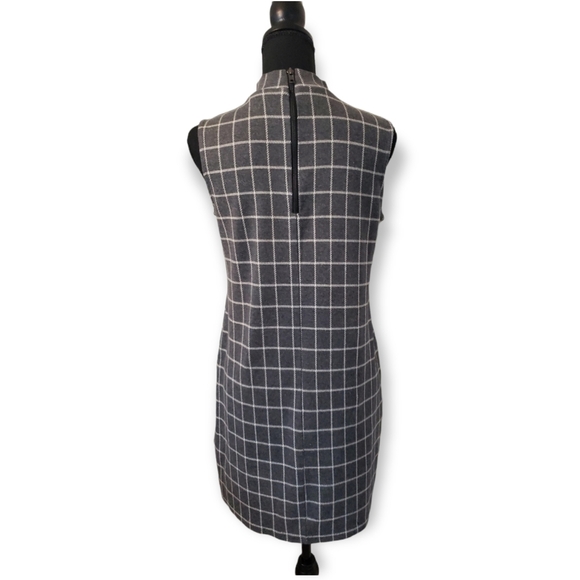 Paraphrase dress - Picture 2 of 6